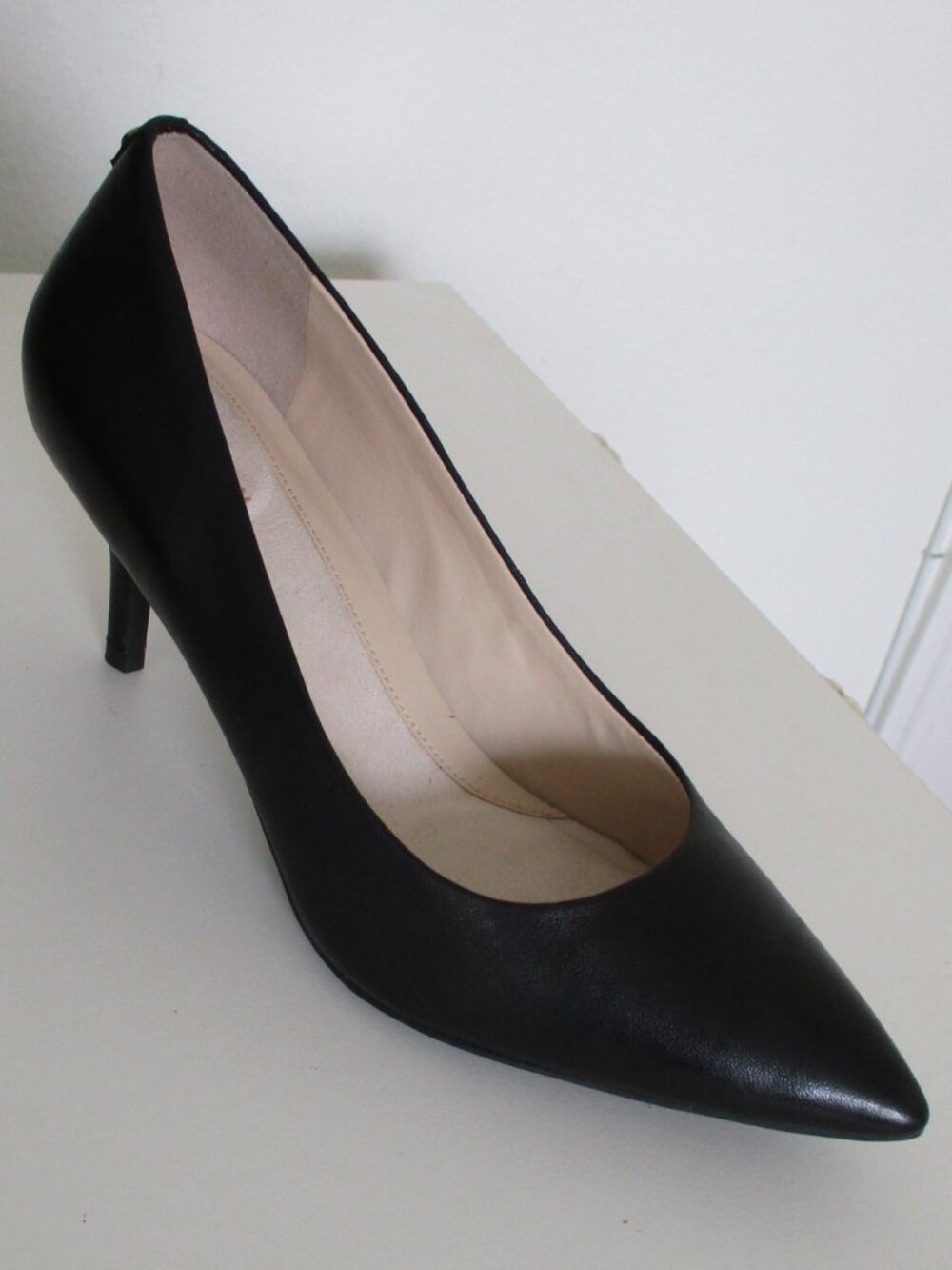 Cole Haan Grand Womens Black Leather Pointy Pump w/2.5" Heel NWOB - Size 6.5B